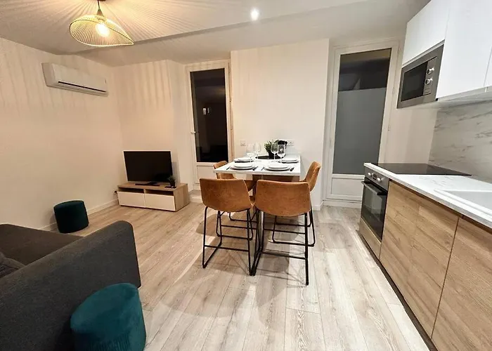 Emma - 4/6 Pers Neuf- Hyper Centre Clim Terrasse Appartement