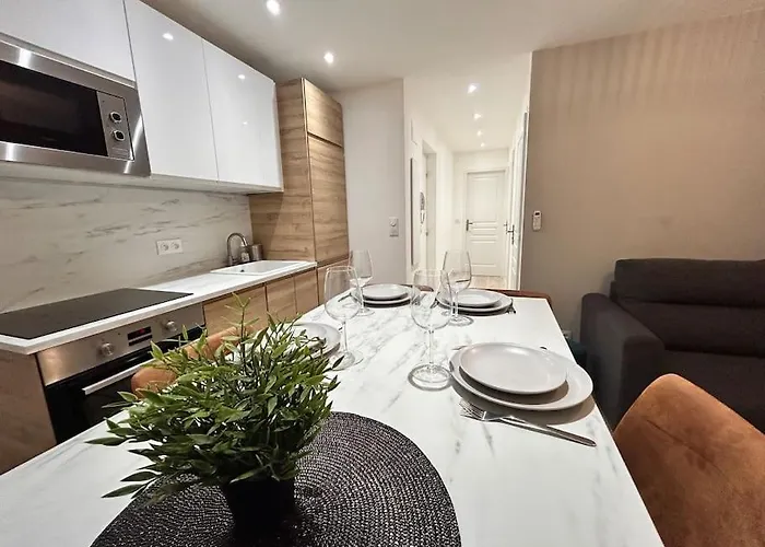 Emma - 4/6 Pers Neuf- Hyper Centre Clim Terrasse Appartement